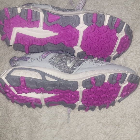 New Balance 410 V6 Running Shoe NWOB - Picture 8 of 13